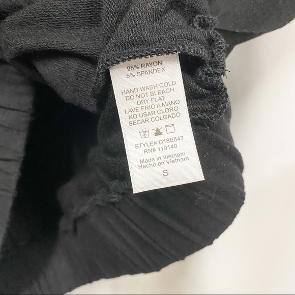 Black Short Sleeve Crop Top - Picture 10 of 10